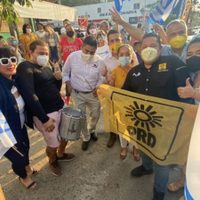 Al arrancar campaña, PRD ofrece "poner un alto a la dictadura presidencial"