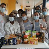 En Francia, las barras del fútbol se solidarizan con los hospitales