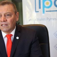 Guiños y críticas al Gobierno desde las cámaras empresariales