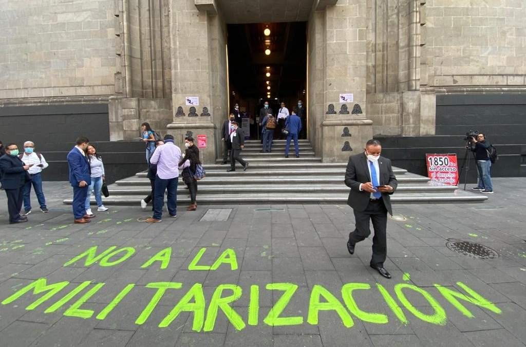 Protesta contra la militarización en la Suprema Corte