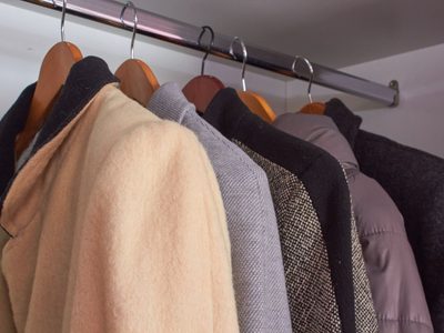 Conocé el secreto de la abuela para guardar tus abrigos y protegerlos ante los cambios de estación