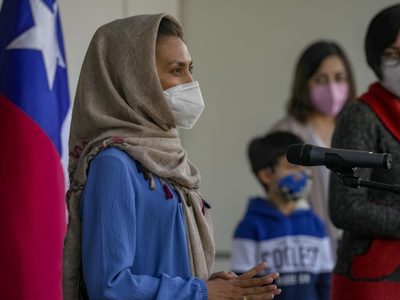 La afgana refugiada en Chile contó su historia: "Si querían llevarme, me lanzaba por la ventana"