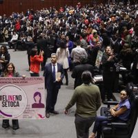 Morena y aliados aprueban en "fast track" el Plan B de la reforma electoral de AMLO