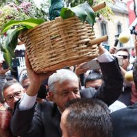 AMLO vive día de fiesta mixteca en la casa de transición (Videos)
