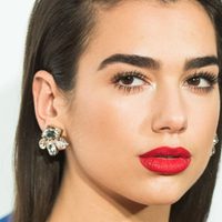 ¡Abrió de más! Dua Lipa en pleno show olvidó que no llevaba nada debajo y dejó ver ¡ESO!