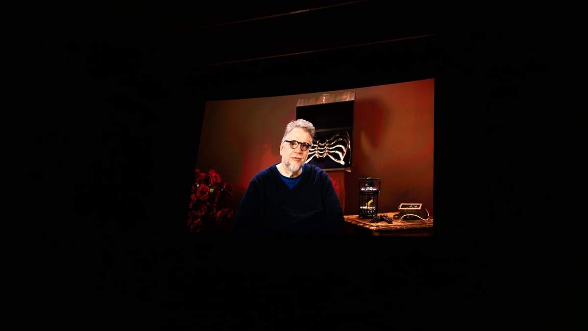 Guillermo del Toro en su mensaje por video