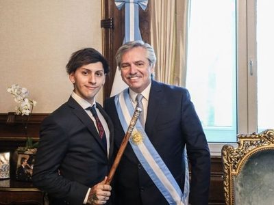 ¡Alucinante! Estanislao Fernández se maquilló así y revolucionó Olivos. ¿Qué dijo Alberto?