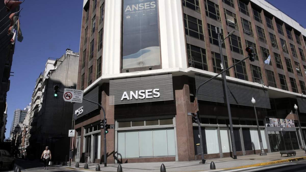 Hoy la ANSES depositará los montos pertenecientes a 5 beneficios. Fuente: (Twitter)