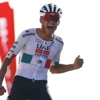 Isaac del Toro conquista la montaña y toma el liderato en el Tour de Emiratos Árabes