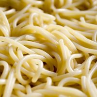 Aprovechá los fideos que te sobraron con esta receta rápida y deliciosa de mini pizza