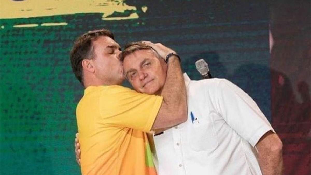 Flavio y Jair Bolsonaro