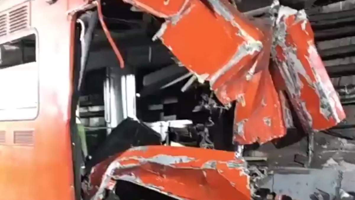 Uno de los trenes accidentados en la Línea 3
