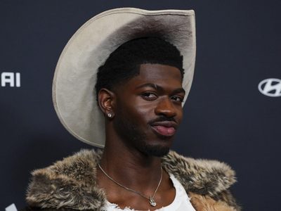 Acusan al rapero Lil Nas X de agredir a policías mientras caminaba desnudo en Los Ángeles