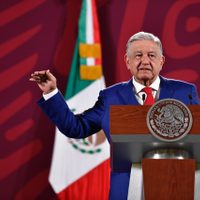 AMLO contradice a Adán Augusto: Ningún militar será presidente