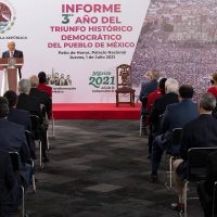 AMLO se jacta de haber derrotado al "bloque conservador" y "reaccionario" en buena lid