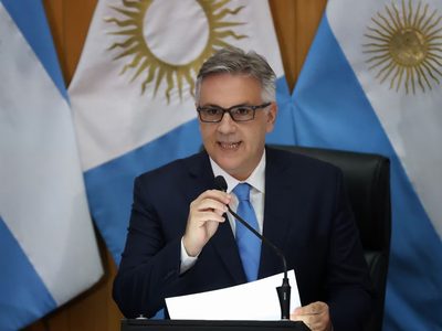 Martín Llaryora a Milei: “tomar actitudes casi infantiles no nos conduce a ningún lado”