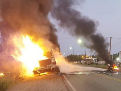 Sobre la ruta 22: se produjo el brutal incendio de un camión