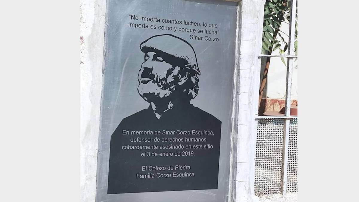 Placa en honor al activista Sinar Corzo Esquinca