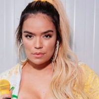 "¡Oiga señora!" Karol G lo mostró en primer plano y derritió a sus fanáticos ¡Con zoom incluido!