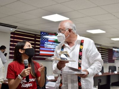 Vamos a seguir luchando por la democracia de Cuba: embajador de EU en México