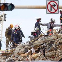 Aumenta a 12 el número de muertos por el derrumbe de un edificio en Miami