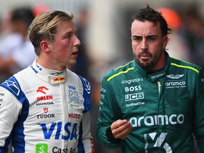 Después de meses: Liam Lawson se "disculpó" con Fernando Alonso por sus ataques en la pista