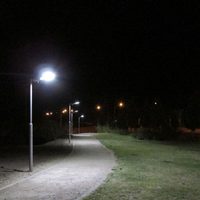 Robaron varios metros de cable en Parque Norte y dejaron 31 luminarias sin luz