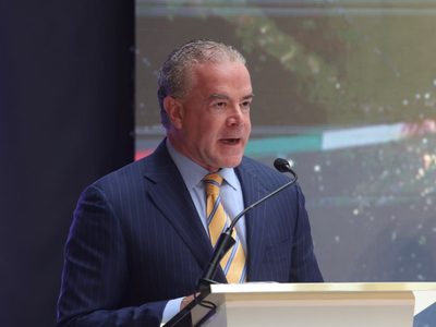 Juez suspende orden de aprehensión contra Raúl Rocha Cantú, copropietario de Miss Universo