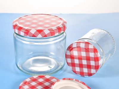 Con tapas de mermelada y esta genial idea, creá los canelabros más útiles y coquetos para tu hogar