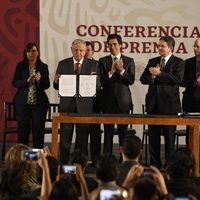 Firman acuerdo para refinanciar y renovar crédito para Pemex por ocho mil mdd