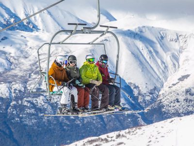 De una manera particular, se inauguró la edición número 50 de la Fiesta de la Nieve en Bariloche