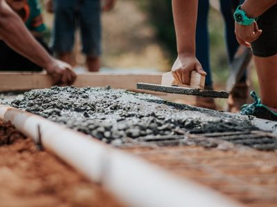 La construcción sigue en alza, pero la industria no logra repuntar