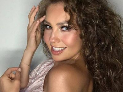 ¡Qué osada! Thalía apareció así en sus redes, solo cubierta de flores. ¡Madre mía!