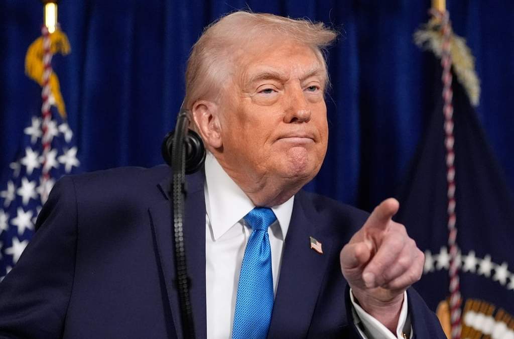 El presidente Donald Trump en la conferencia de prensa en Mar-a-Lago, tras la captura y traslado a EU del presidente de Venezuela, Nicolás Maduro, el sábado 3 de enero de 2026, en Palm Beach, Florida
