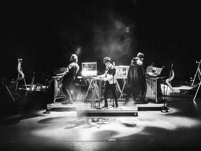 Moenia electrizó al Auditorio Nacional con la gira "Hacer contacto"