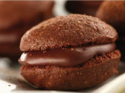 Imperdibles alfajores de maicena y chocolate