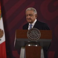 AMLO pide a abogados aclarar si es legal que la SCJN sea juez y parte en conflicto por fideicomisos