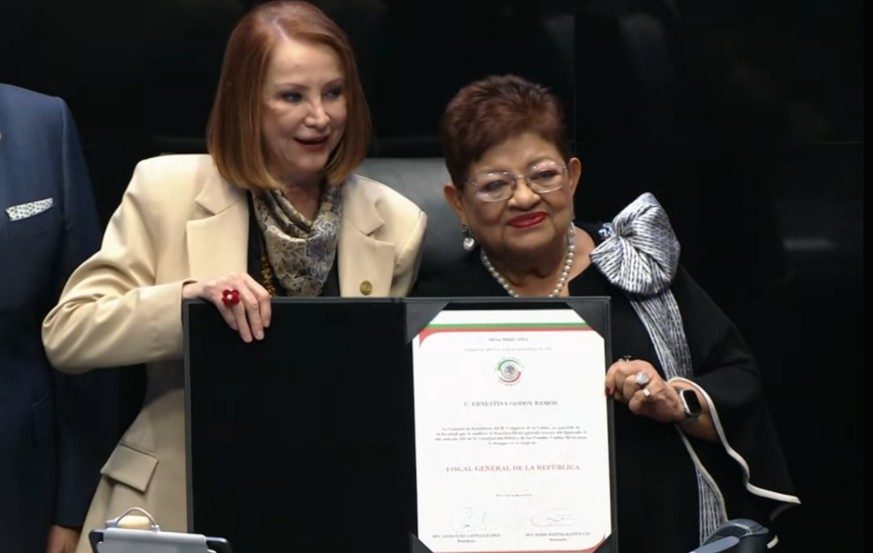Nombramiento Foto @ErnestinaGodoy