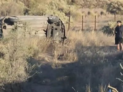 Accidente en la Bajada de Maida: intentó pasar un camión, perdió el control y termino volcado