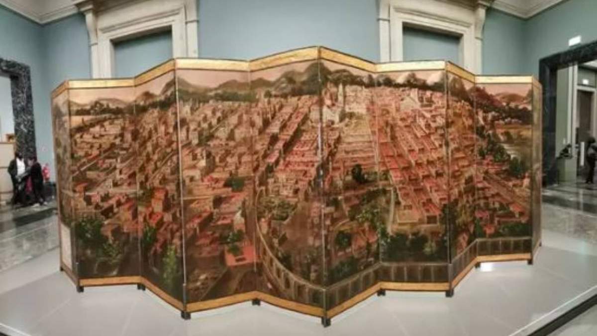 La obra "Biombo de la Conquista de México y La muy noble y leal ciudad de México", durante el día de su presentación en el Museo del Prado