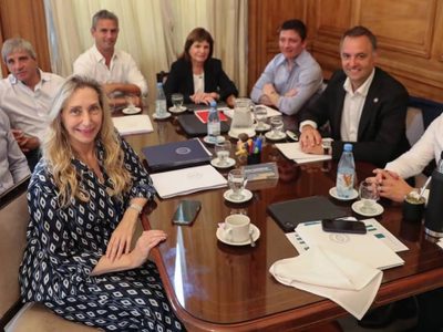 Tensión con los gobernadores: la coparticipación cayó 7,5% en enero por la baja de Ganancias