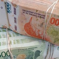 Probalo con un billete de 500 o de 1000: el poderoso ritual para atraer dinero como arroz