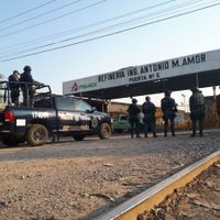 Fuerzas federales realizan operativo en refinería de Pemex en Salamanca