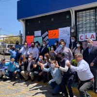 Militantes de Morena y del PAN protestan por designación de candidaturas en Puebla