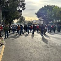Trabajadores del Sistema de Aguas de la CDMX bloquearon el Eje 5 Sur por falta de pago