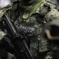 Empresa señalada por simular competencia, entre las favoritas de la Sedena y la Semar