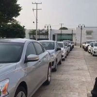 El gobernador de Yucatán devuelve 120 vehículos como parte de su plan de austeridad