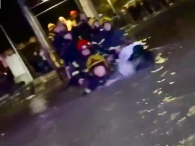 Un barco discoteca se hunde en un río de Belgrado con más de 100 personas a bordo (videos)