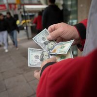 El dólar se acerca a los $ 1.500 y suben los bonos