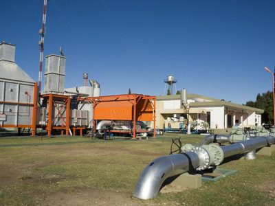 Un derrame de petróleo causado por una falla en un oleoducto alarma a Río Negro